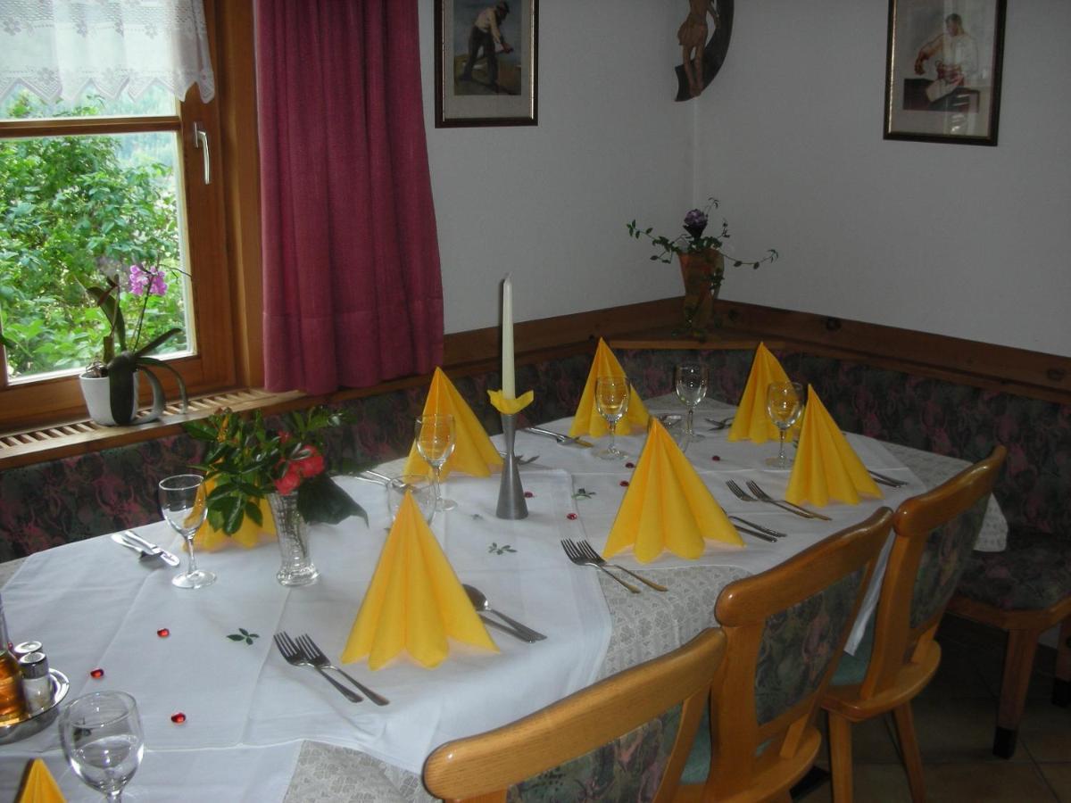 Gasthaus St. Valentin Chiusa Exterior foto